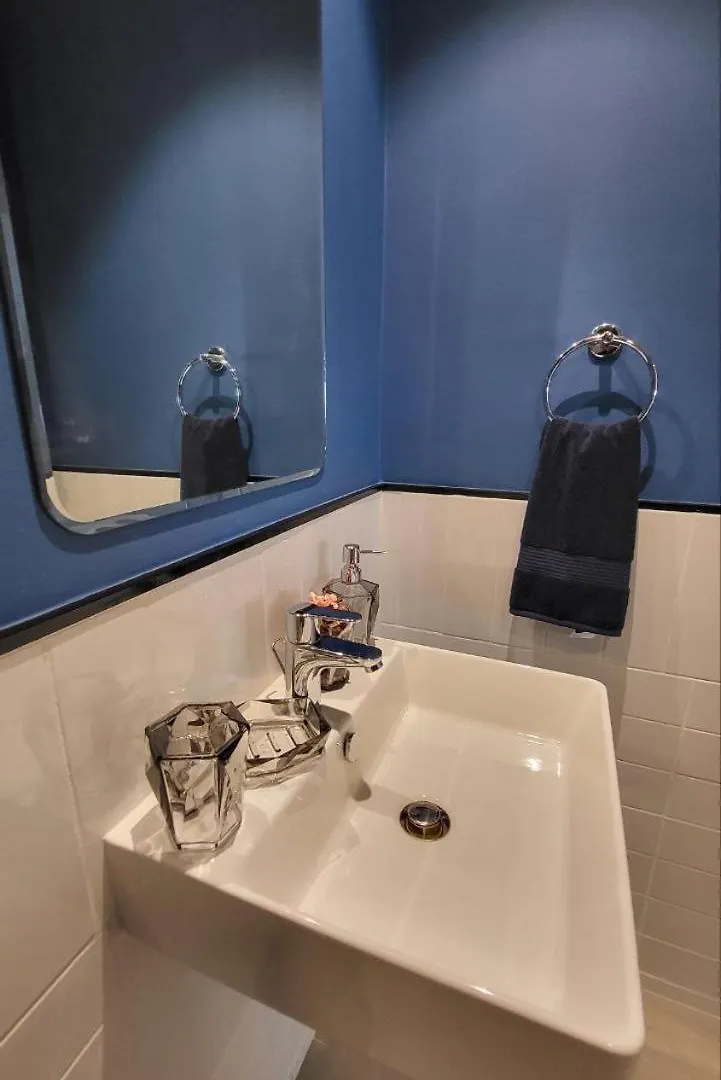 Modern 2Br -5Min To Metro-Unit 211 Apartment Dubai